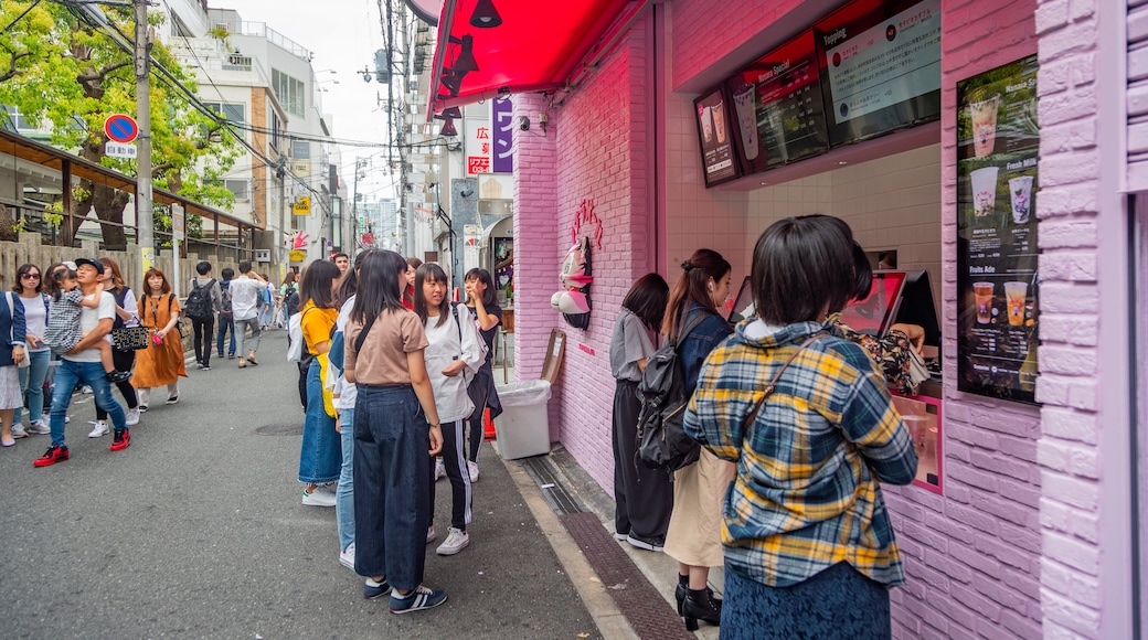 Amerikamura showing street scenes and markets