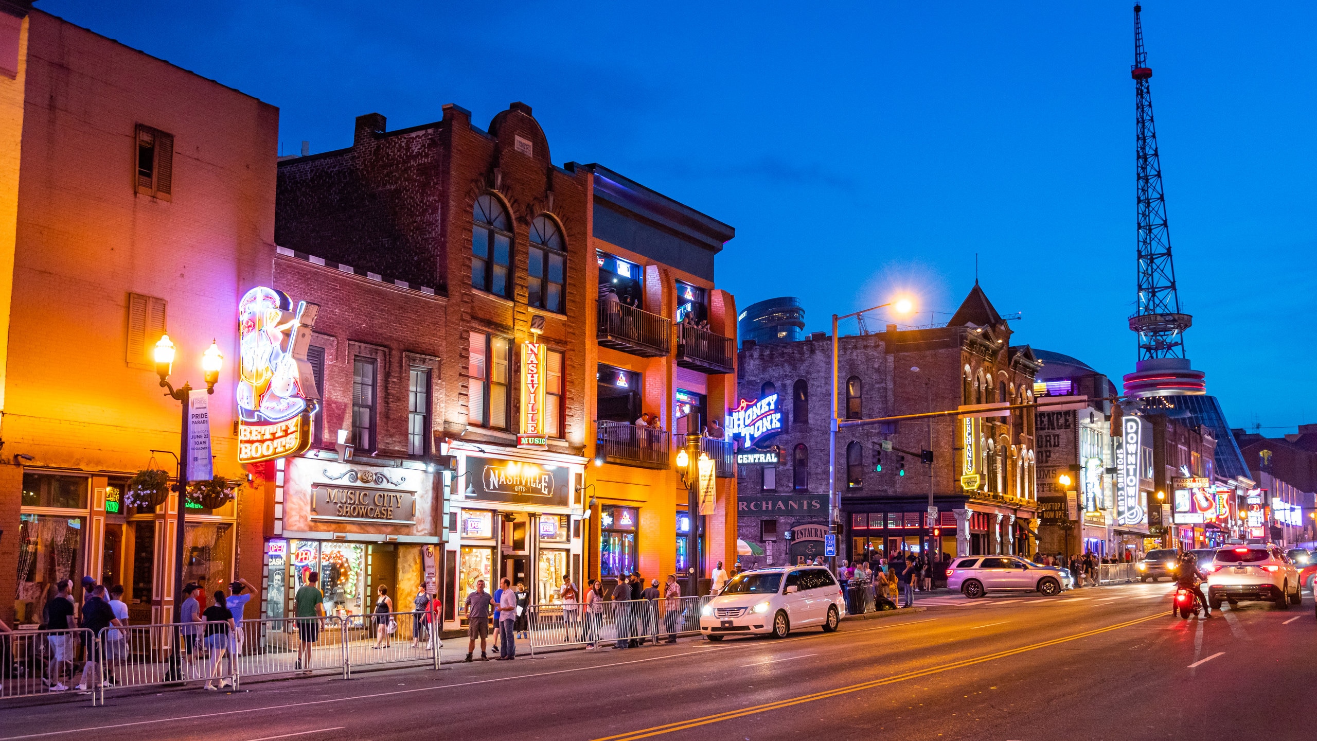 Nashville Broadway featuring night scenes, nightlife and street scenes