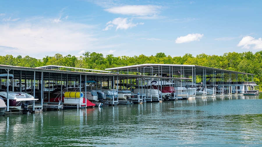 State Park Marina showing a bay or harbor