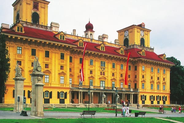 Eisenstadt montrant patrimoine architectural, ville et chĂąteau ou palais