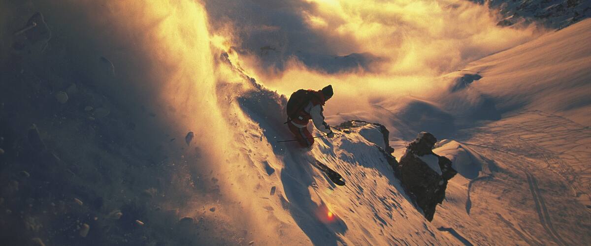 Lech am Arlberg das einen Sonnenuntergang, Schnee und Skifahren