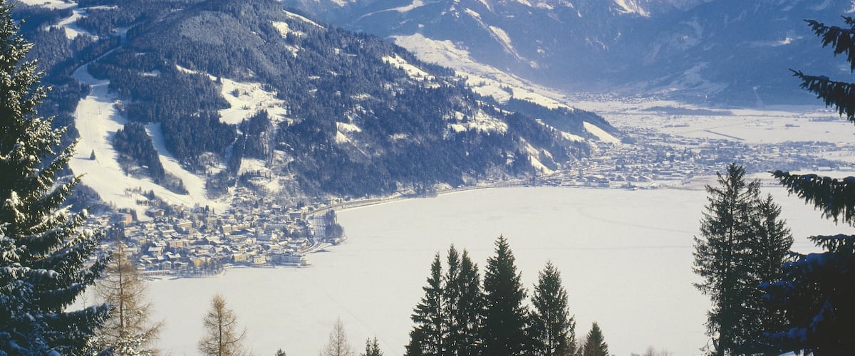 Zell am See ofreciendo nieve, vistas de paisajes y montañas