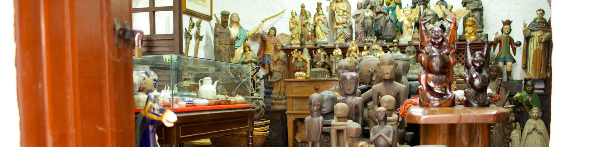 Casa Manila Museum which includes interior views