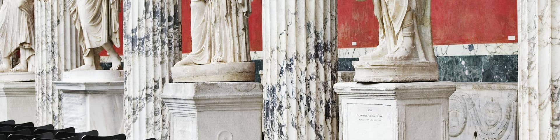 Ny Carlsberg Glyptotek featuring a statue or sculpture and heritage elements