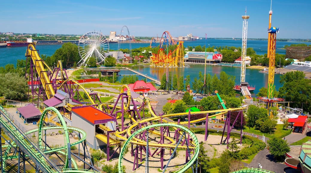 La Ronde Six Flags mostrando paseos, una bahía o puerto y una ciudad