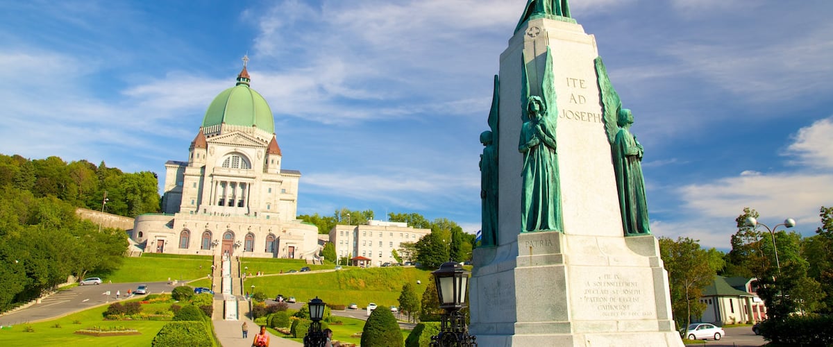 Oratoire Saint-Joseph qui includes statue ou sculpture, ville et art
