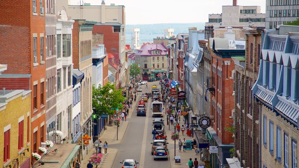Old Quebec which includes a city, a coastal town and street scenes