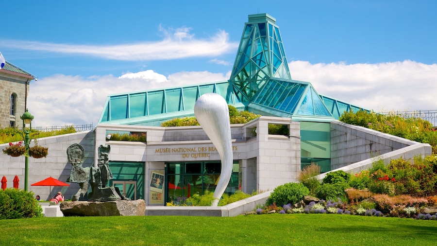 Battlefields Park showing modern architecture, a statue or sculpture and a city