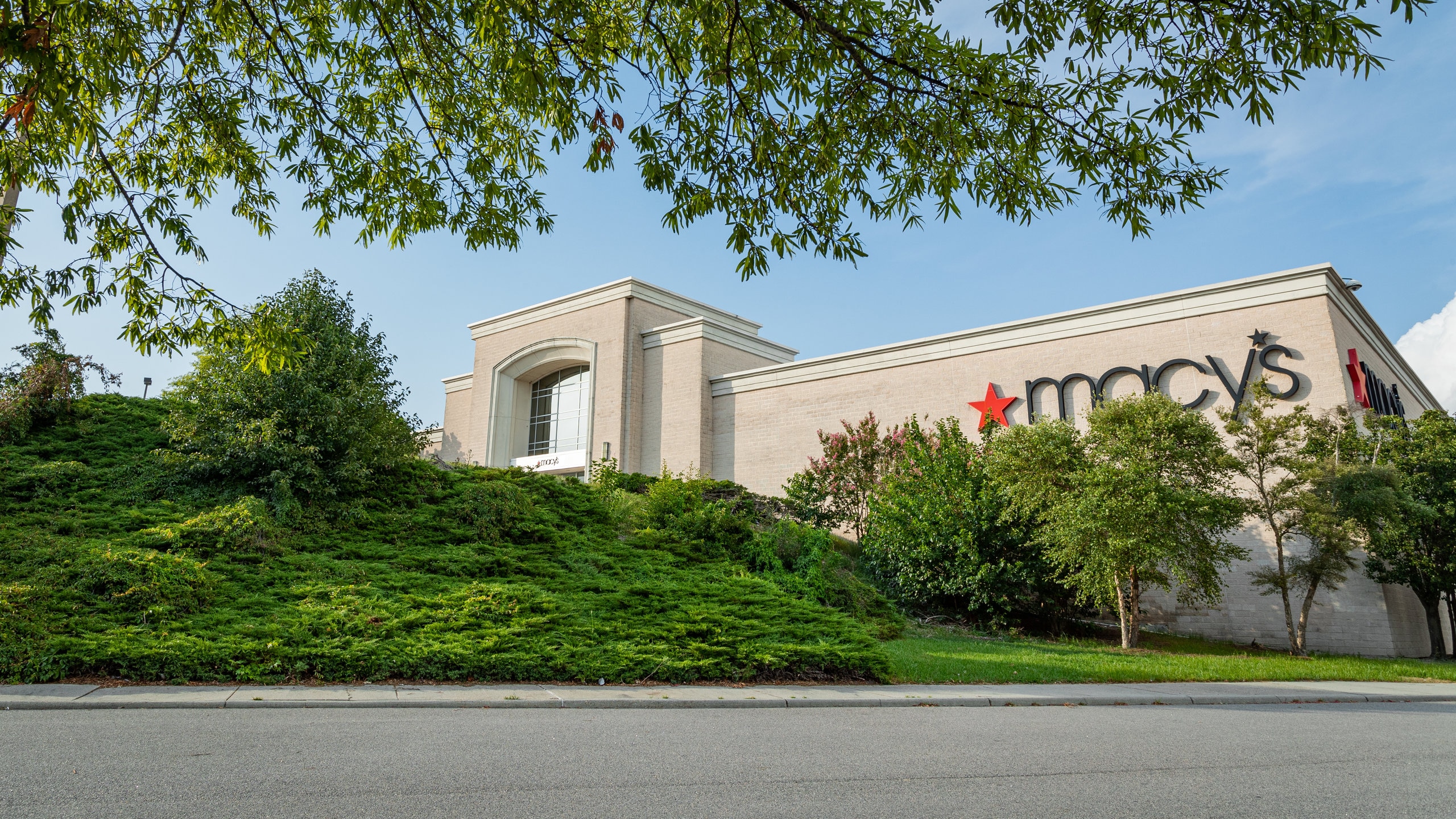 Greenbrier mall hotsell vans store