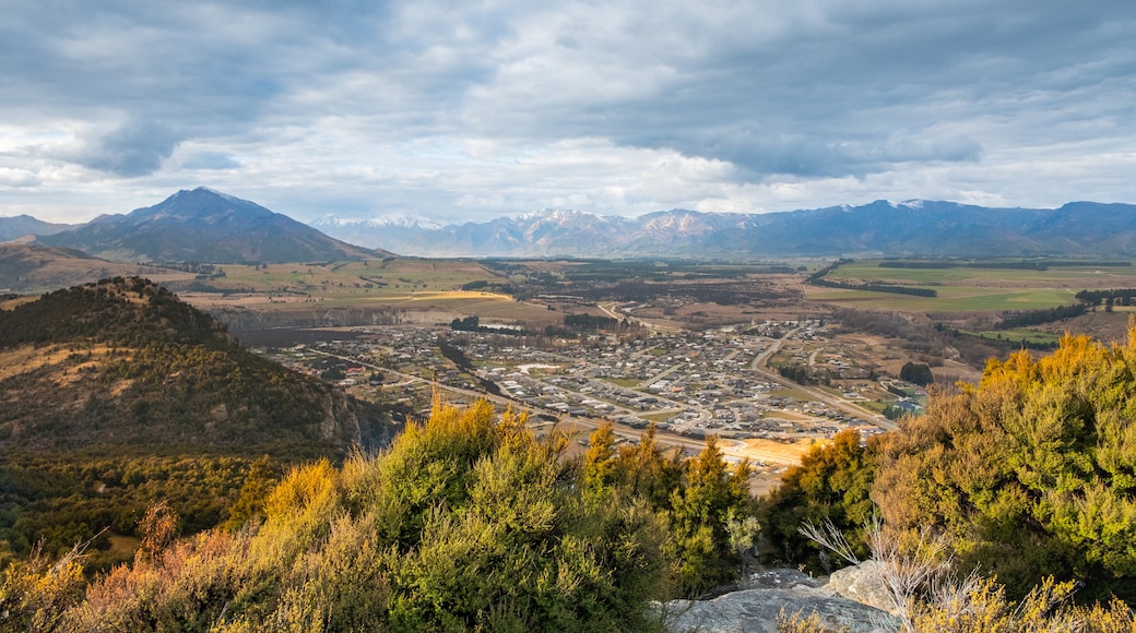 Mount Iron Lookout which includes tranquil scenes and landscape views