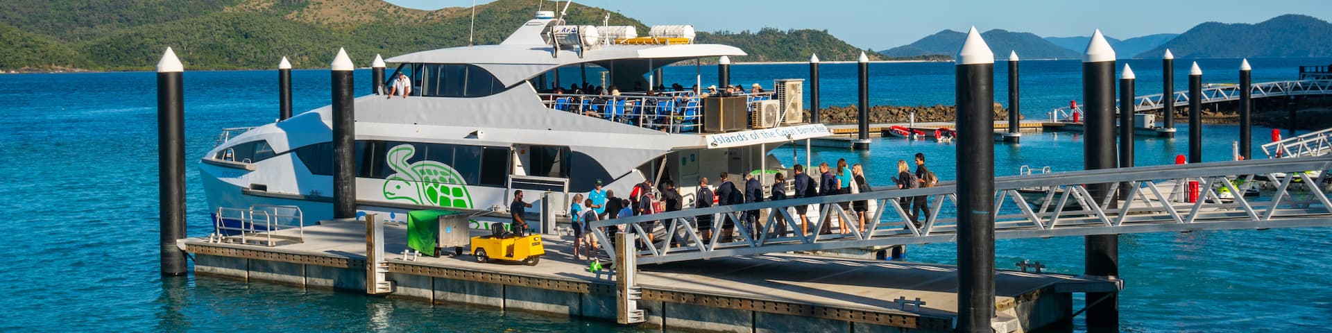 Daydream Port which includes a lake or waterhole