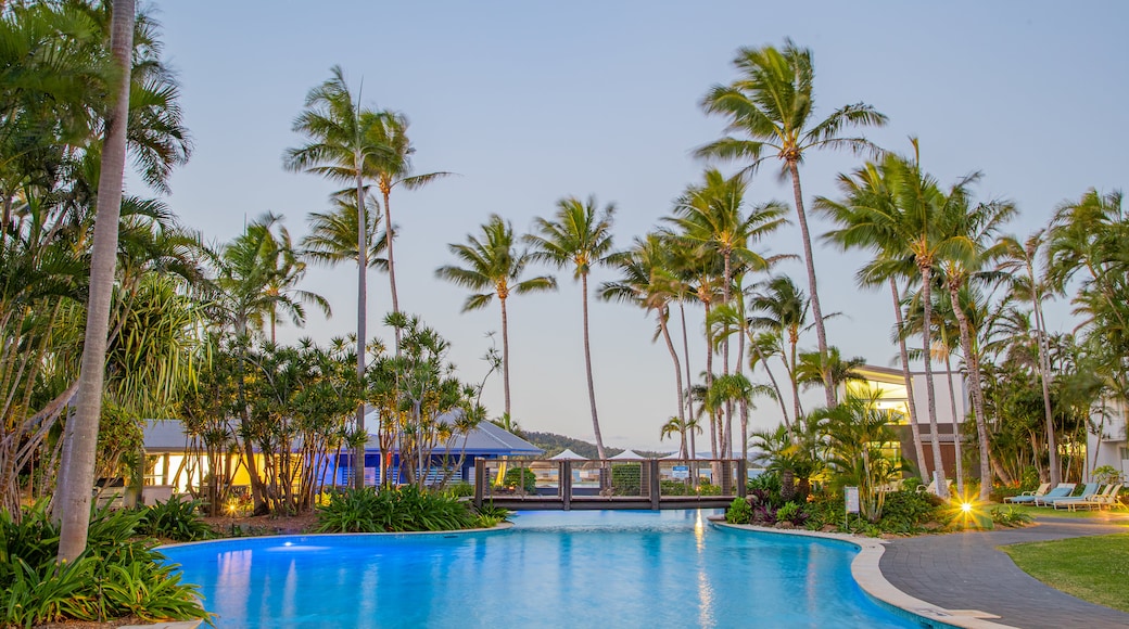 Daydream Island showing a pool and a hotel