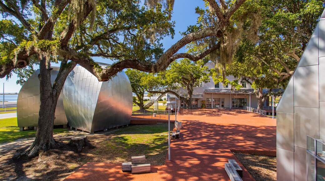 East Biloxi showing outdoor art