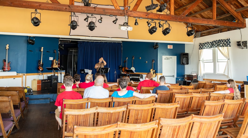 Boardwalk Chapel featuring interior views, performance art and music