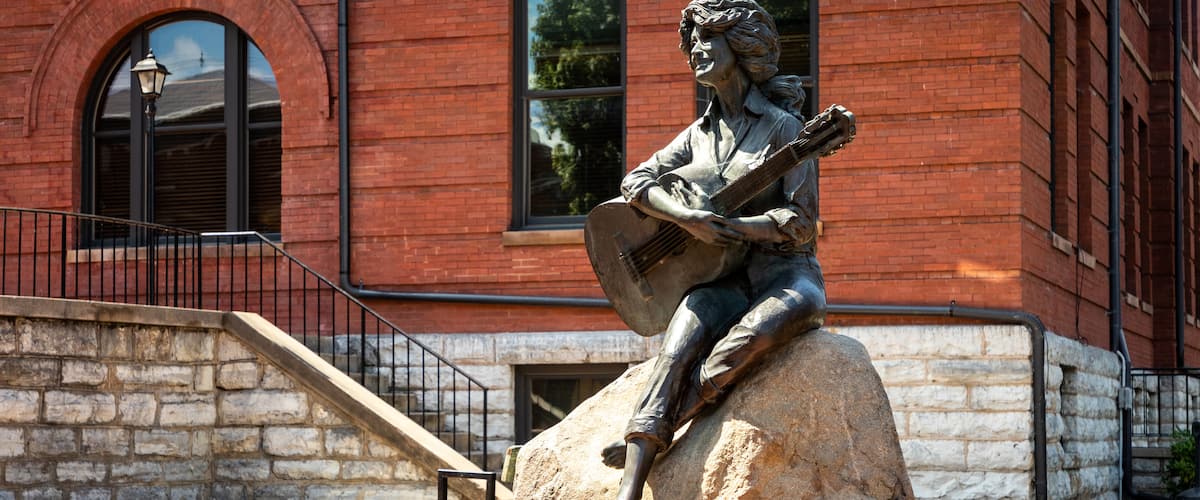 Dolly Parton Statue