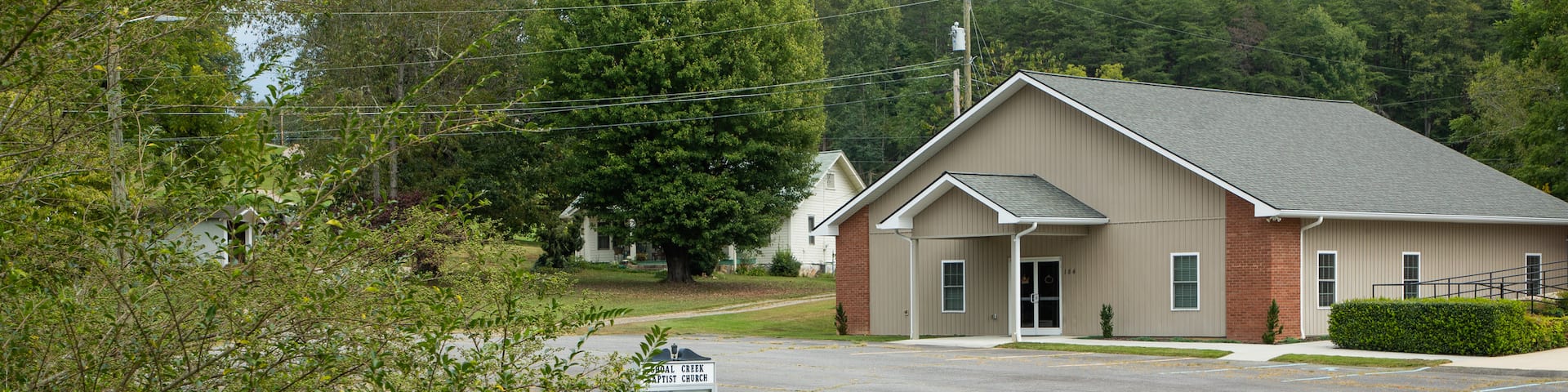 Qualla featuring a small town or village