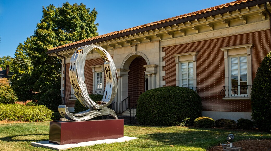 Quinlan Visual Arts Center