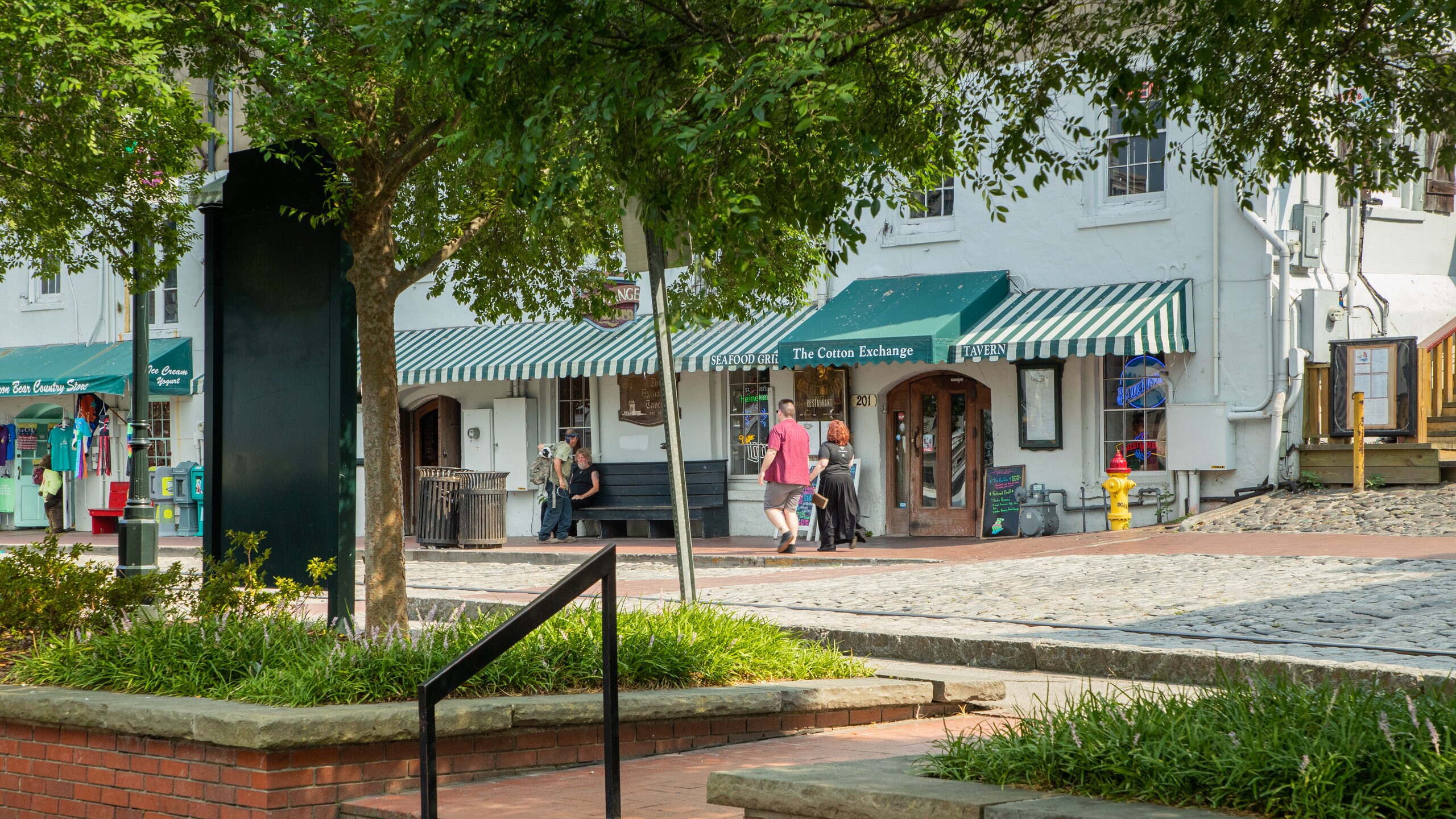Rousakis Riverfront Plaza Centreville historique de Savannah