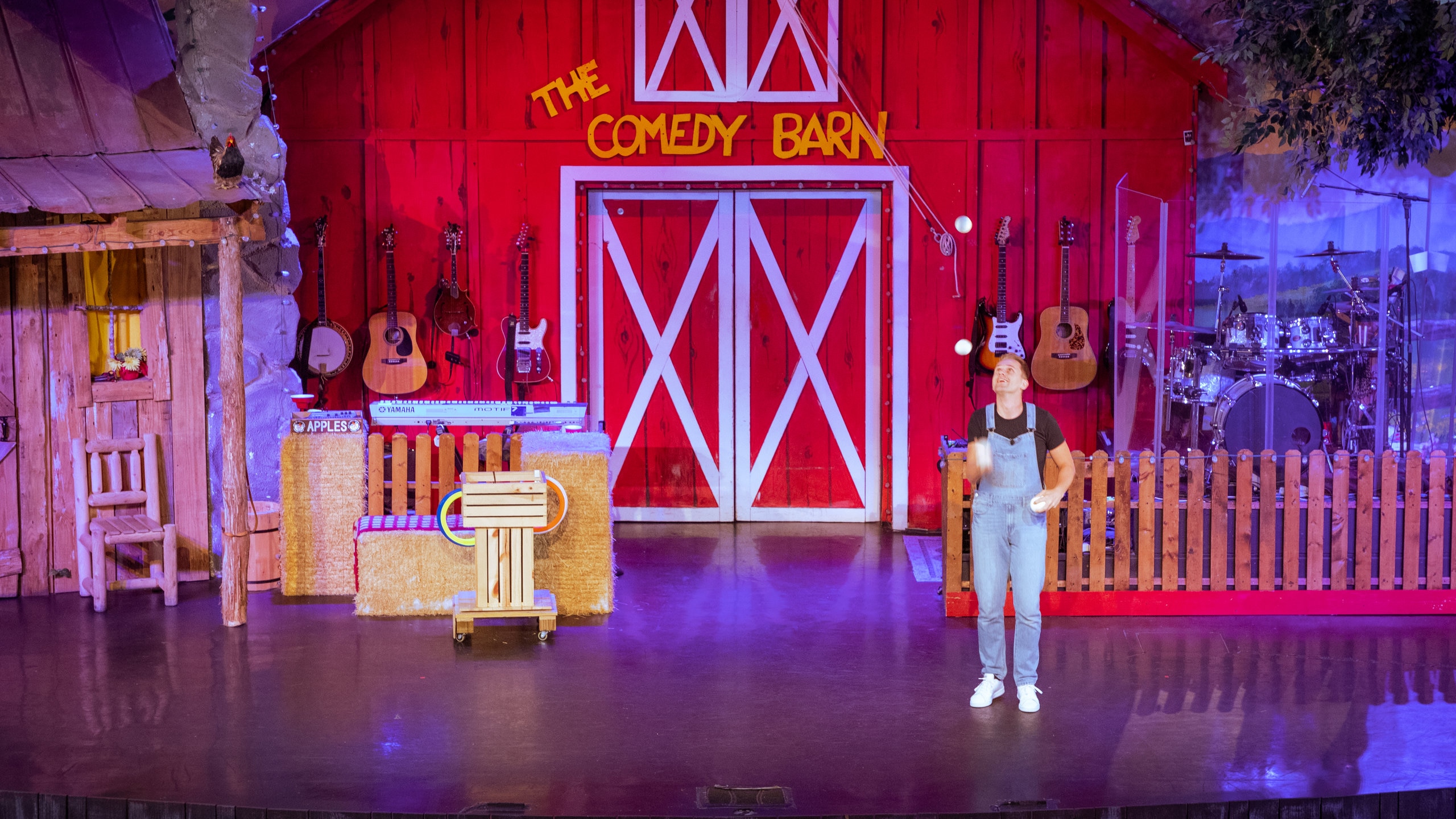 the-comedy-barn-theater-pigeon-forge-holiday-accommodation-holiday