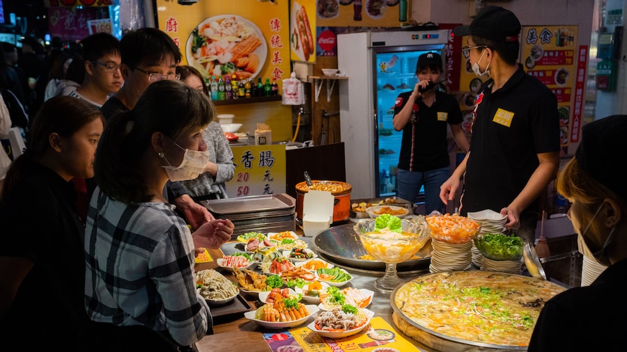 Chợ đêm Đường Nhiêu Hà