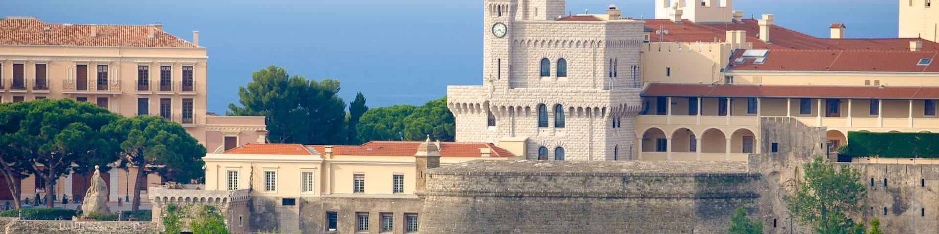 Prince\'s Palace which includes heritage architecture and a city