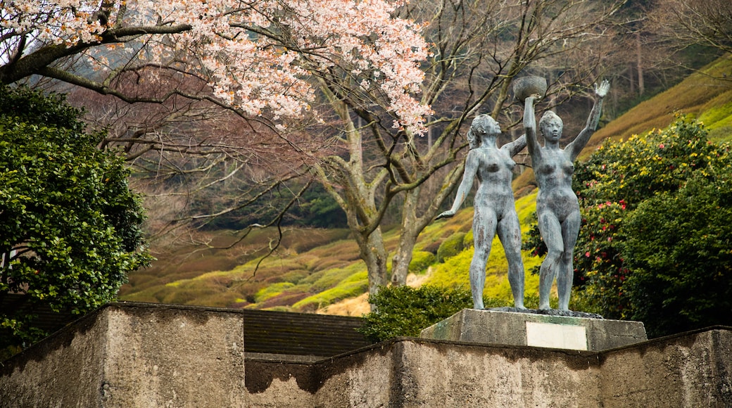 Himenosawa Park showing a statue or sculpture, a park and outdoor art