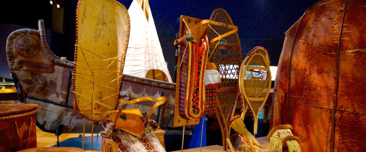 Musée de la Civilisation montrant vues intérieures