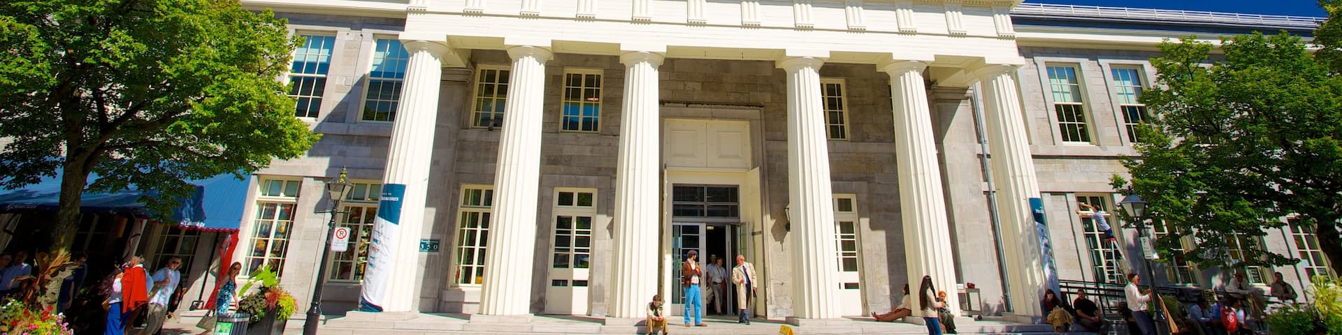 Bonsecours Market showing heritage architecture, a city and markets