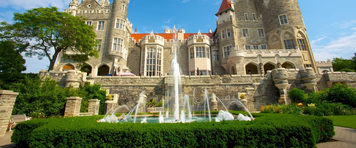 Casa Loma que incluye elementos del patrimonio, patrimonio de arquitectura y un castillo
