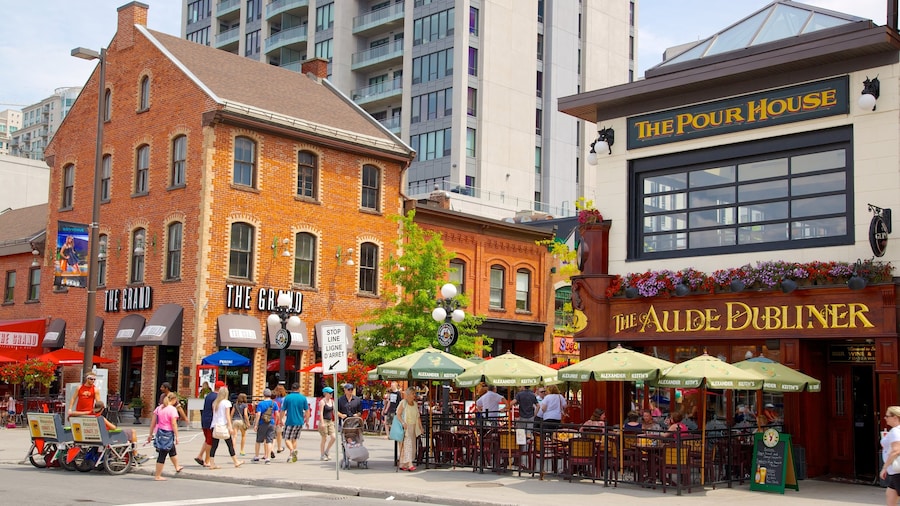 Byward Market featuring street scenes, a city and markets