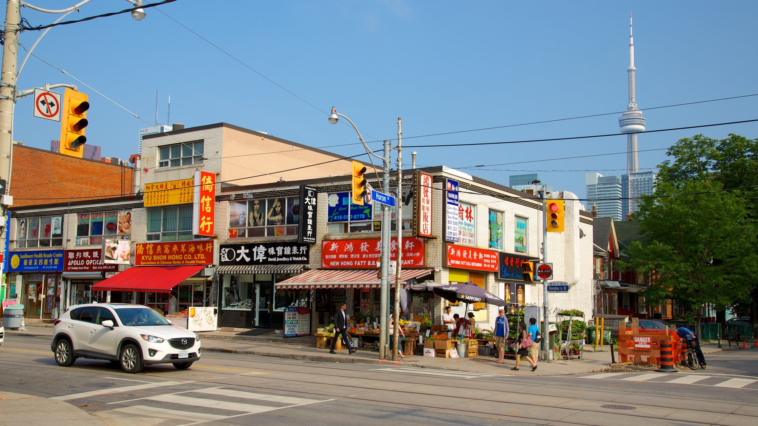 Chinatown showing street scenes and a city