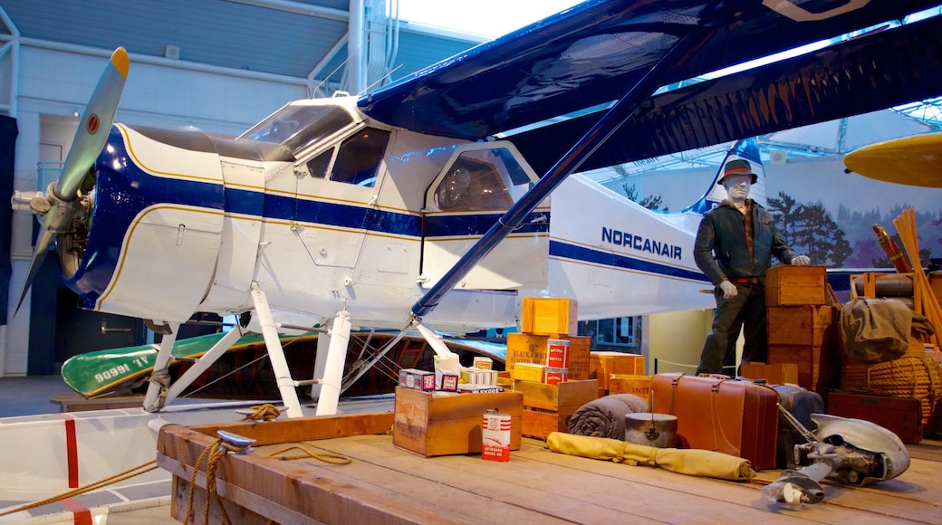 Museo del Espacio y la Aviación de Canadá que incluye vistas interiores y aeronave