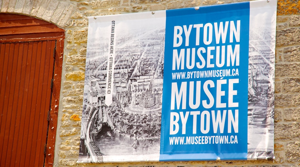 Museo de Bytown ofreciendo señalización