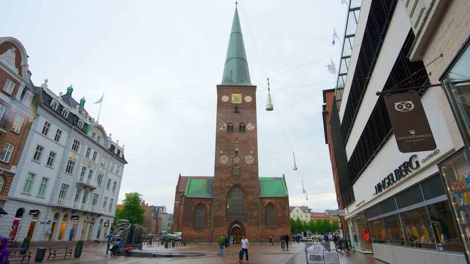 Church of Our Lady showing street scenes, a city and a church or cathedral
