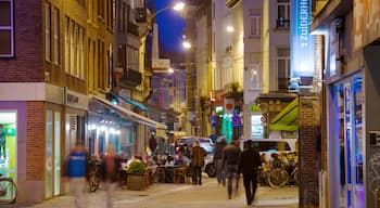 Anversa che include paesaggio notturno, bar e caffè e oggetti d\'epoca