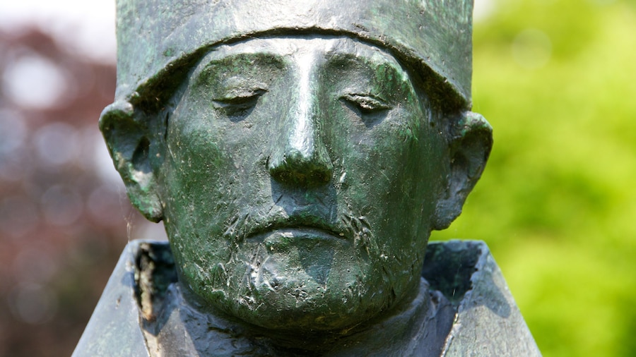 Middelheim Park caracterizando uma estĂĄtua ou escultura
