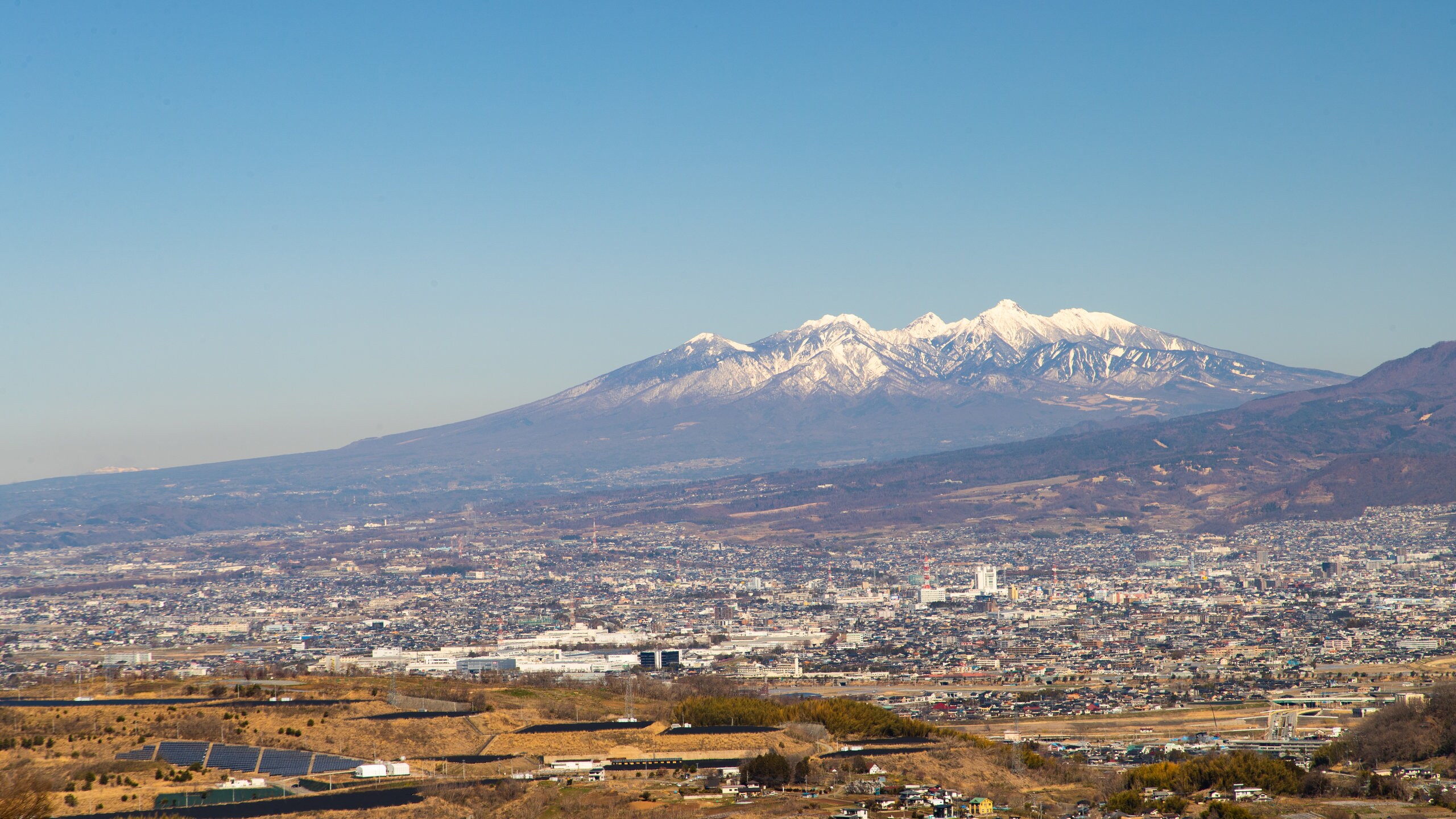 Kofu showing landscape views, a city and mountains