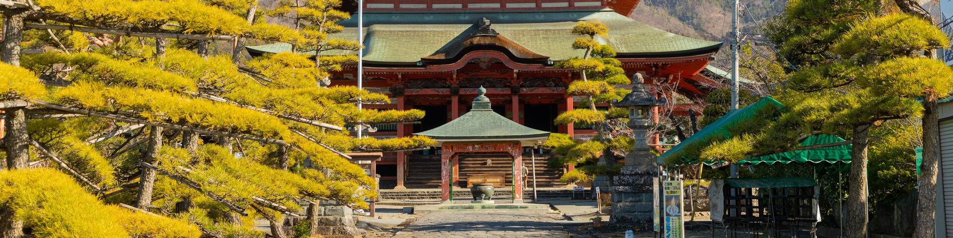 Kai Zenkoji Temple showing a temple or place of worship and heritage architecture