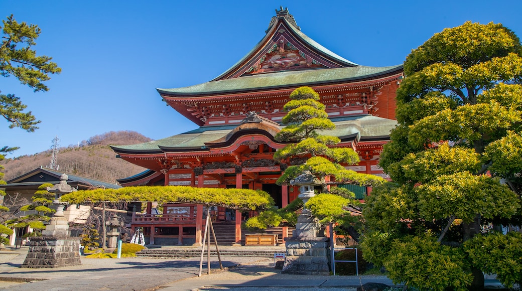 Chubu which includes a temple or place of worship and heritage architecture