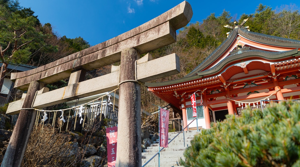 Shosenkyo featuring a temple or place of worship and heritage elements