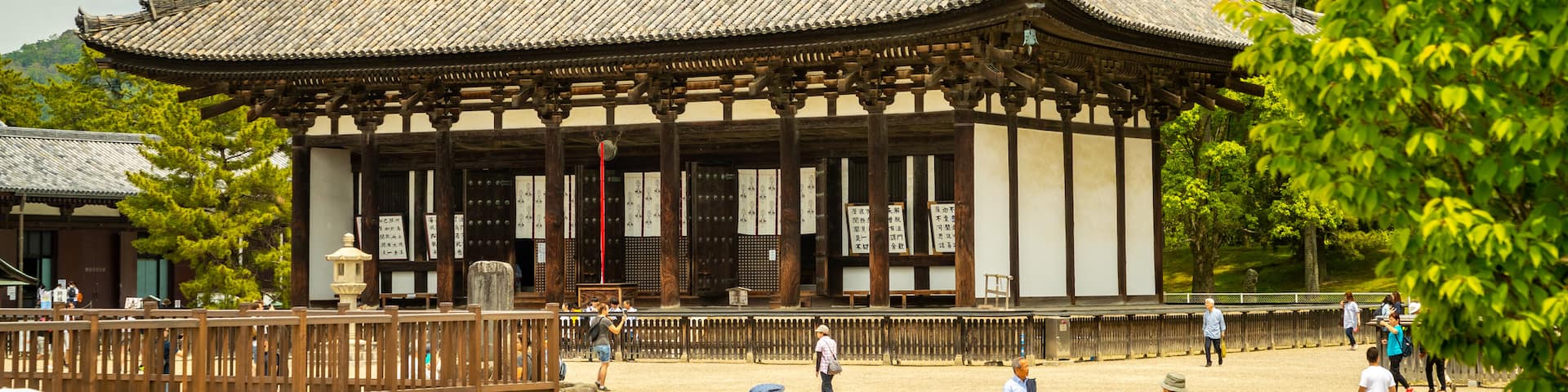 Kofuku-ji Shrine which includes heritage architecture, street scenes and a temple or place of worship