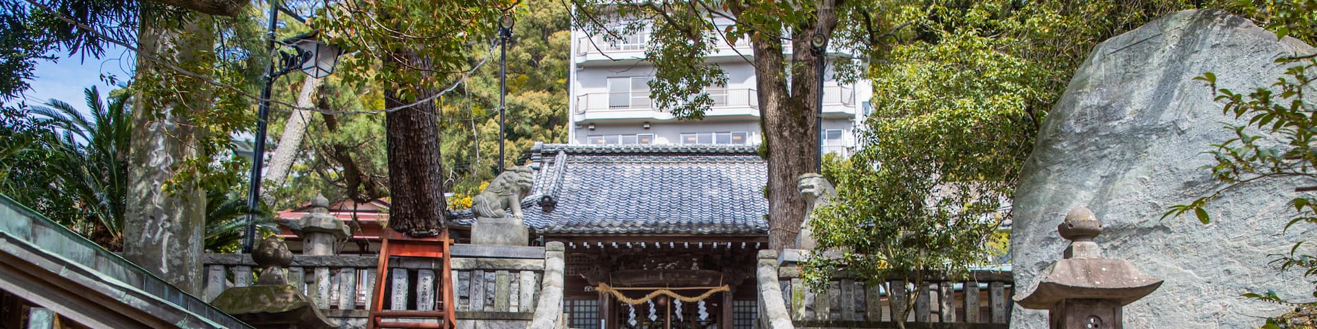 Yuzen Shrine showing heritage elements and a temple or place of worship