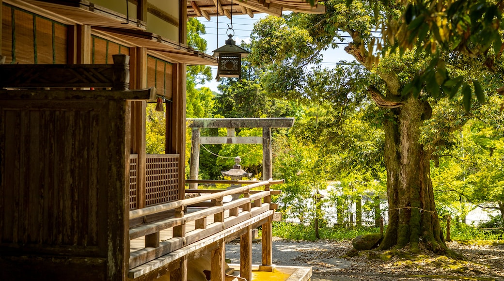 Nakashima Shrine showing heritage elements