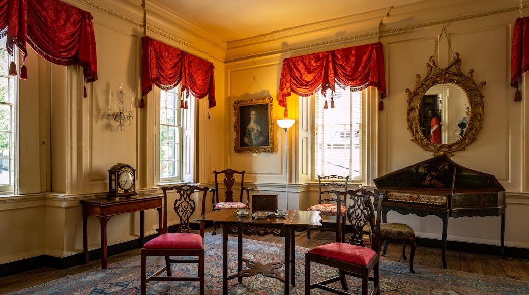 Heyward-Washington House showing heritage elements, interior views and a house