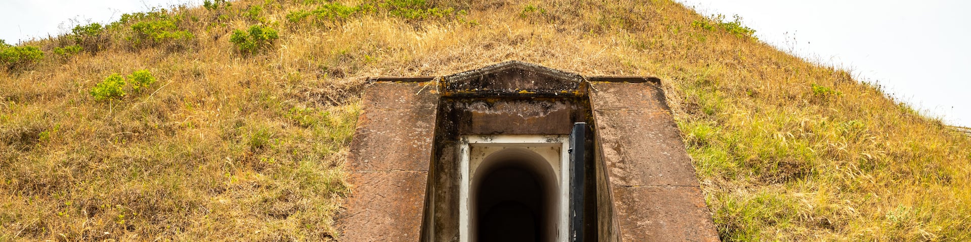 Fort Moultrie showing heritage elements and military items