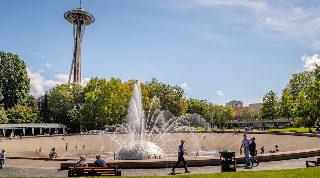 International Fountain which includes a fountain and a park