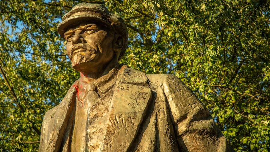 Statue of Lenin