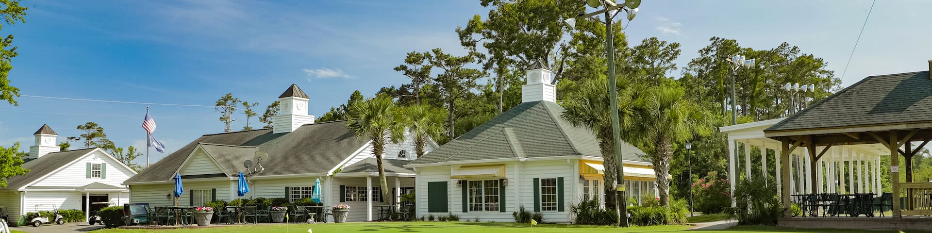 Tupelo Bay Golf Center showing golf