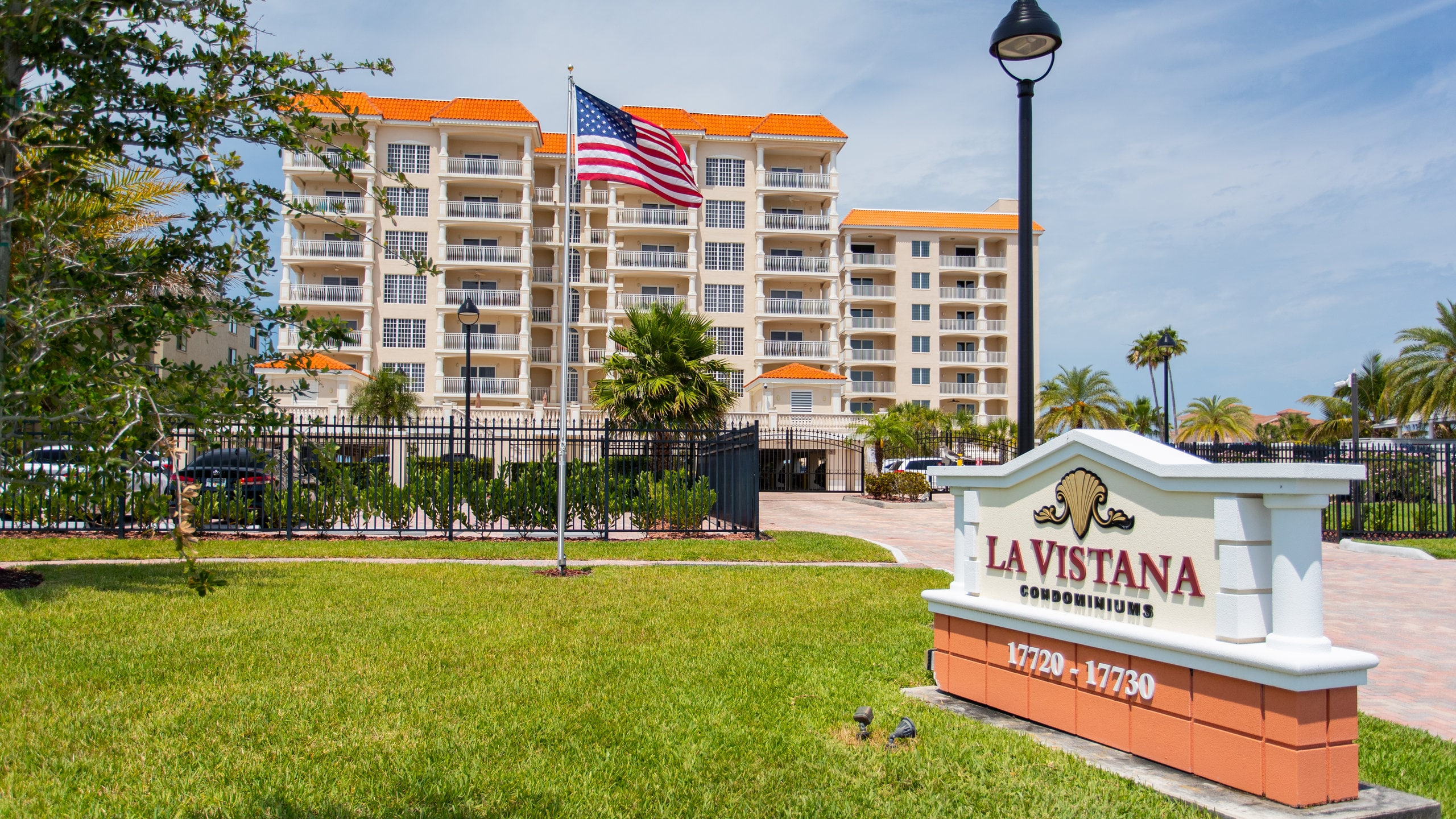 Redington Shores which includes signage