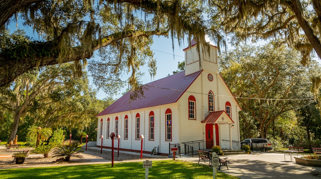 Elkton featuring a church or cathedral